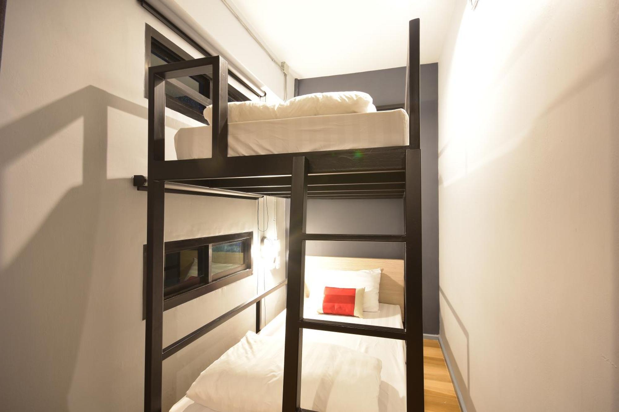 Bangkok Silom Chat Box Hostel Екстер'єр фото