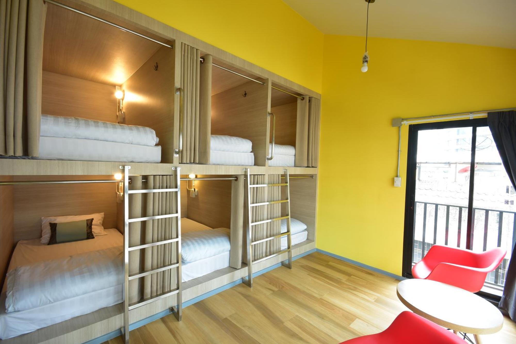 Bangkok Silom Chat Box Hostel Екстер'єр фото