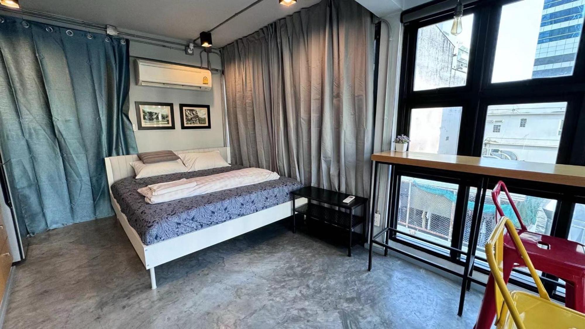 Bangkok Silom Chat Box Hostel Екстер'єр фото