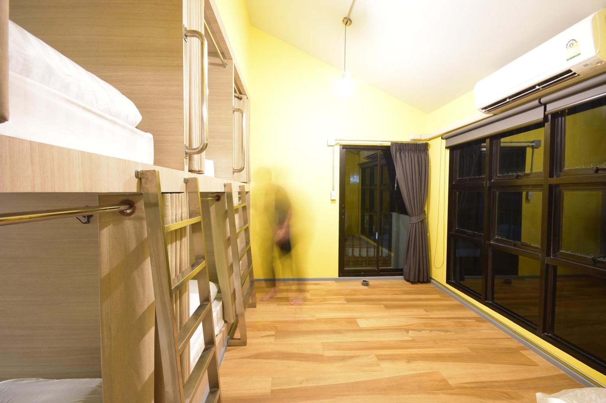 Bangkok Silom Chat Box Hostel Екстер'єр фото