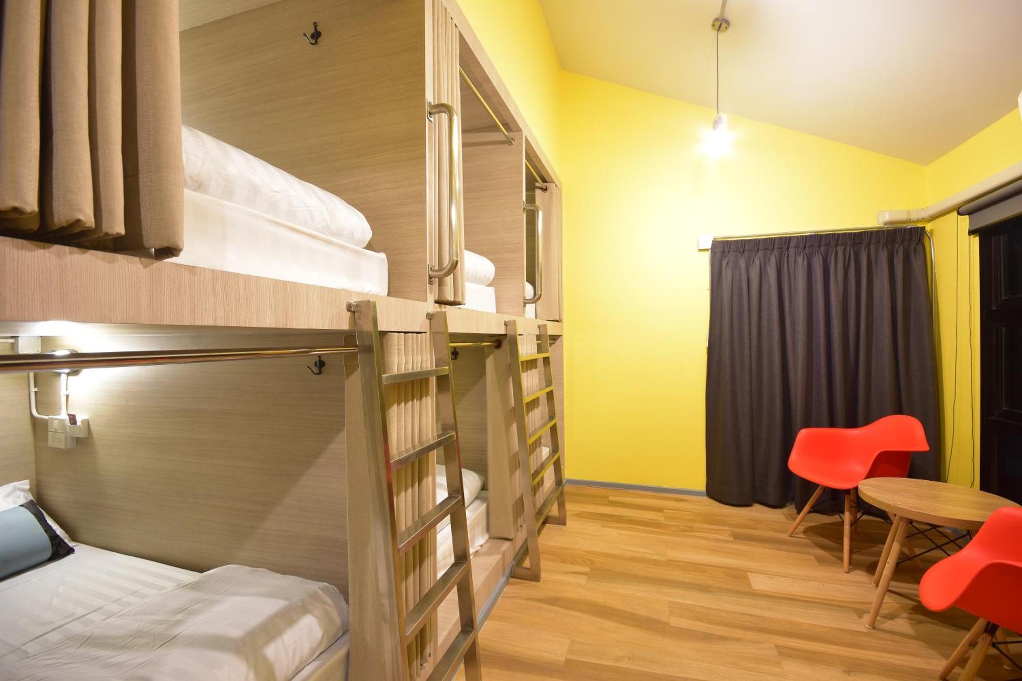 Bangkok Silom Chat Box Hostel Екстер'єр фото
